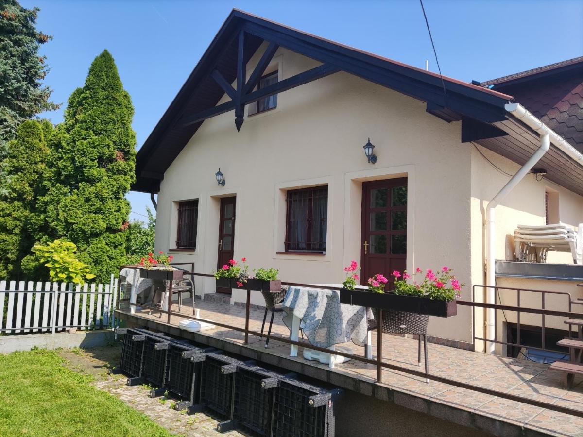 Feszek Apartmanhaz Vonyarcvashegy Buitenkant foto