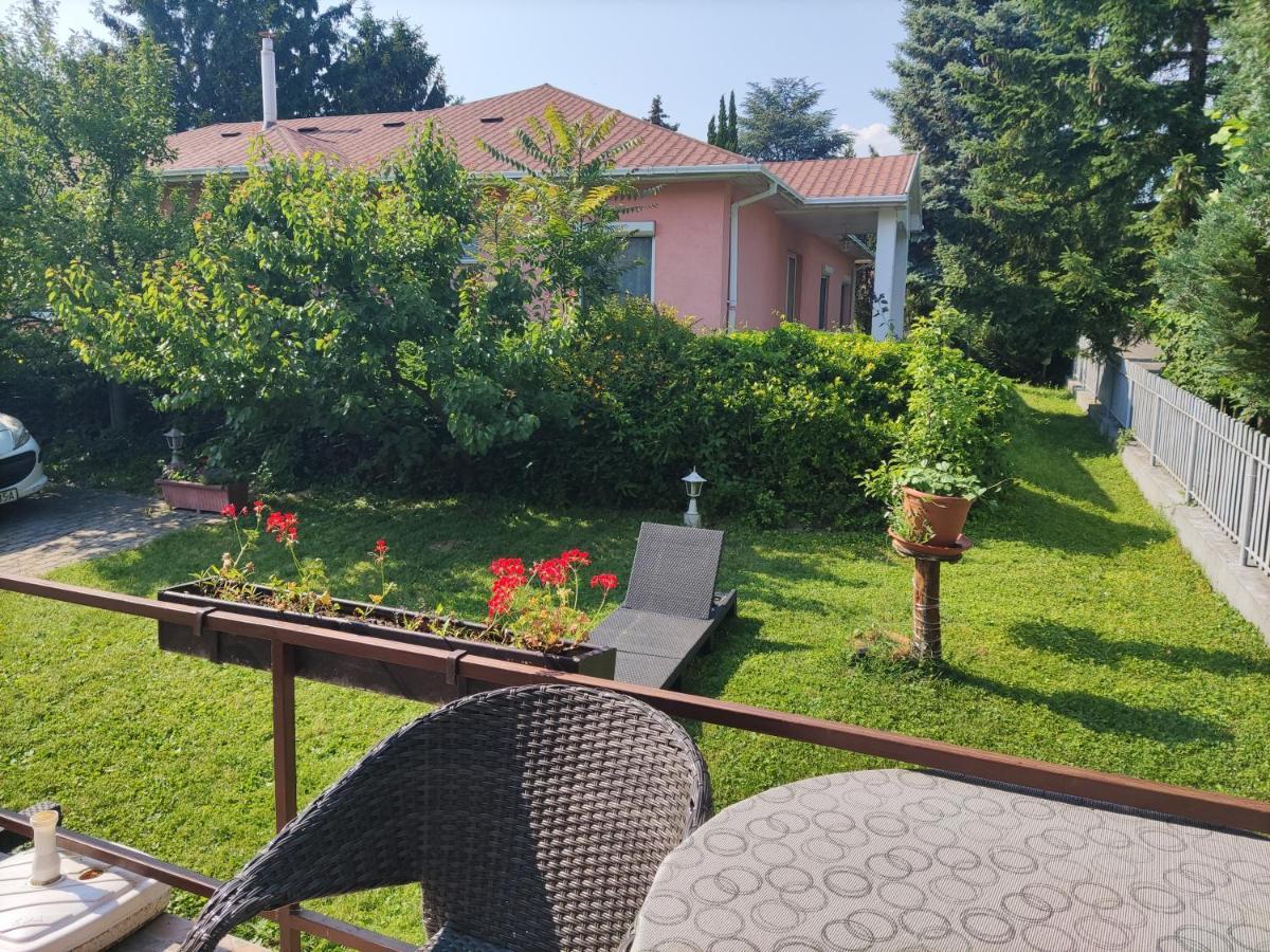 Feszek Apartmanhaz Vonyarcvashegy Buitenkant foto