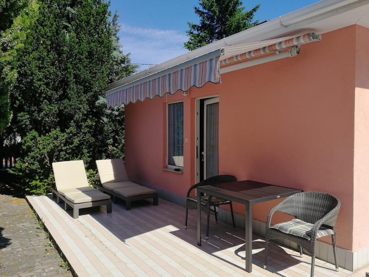Feszek Apartmanhaz Vonyarcvashegy Buitenkant foto