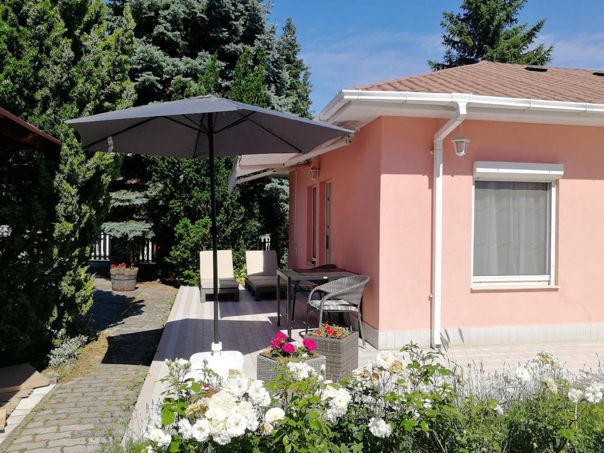Feszek Apartmanhaz Vonyarcvashegy Buitenkant foto