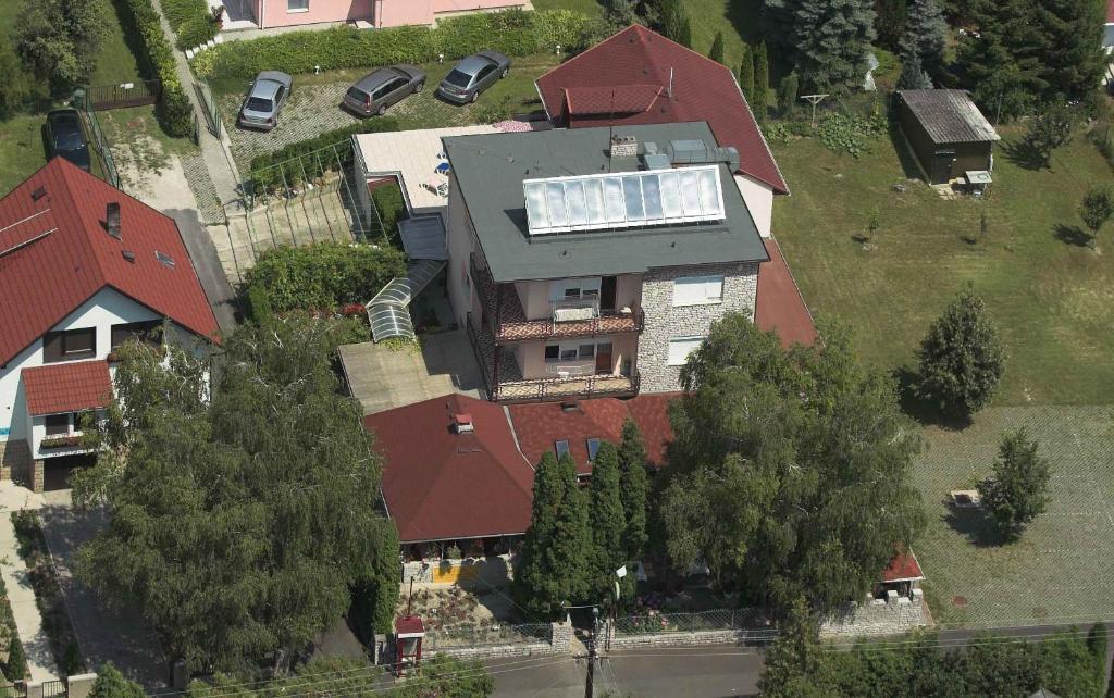 Feszek Apartmanhaz Vonyarcvashegy Buitenkant foto